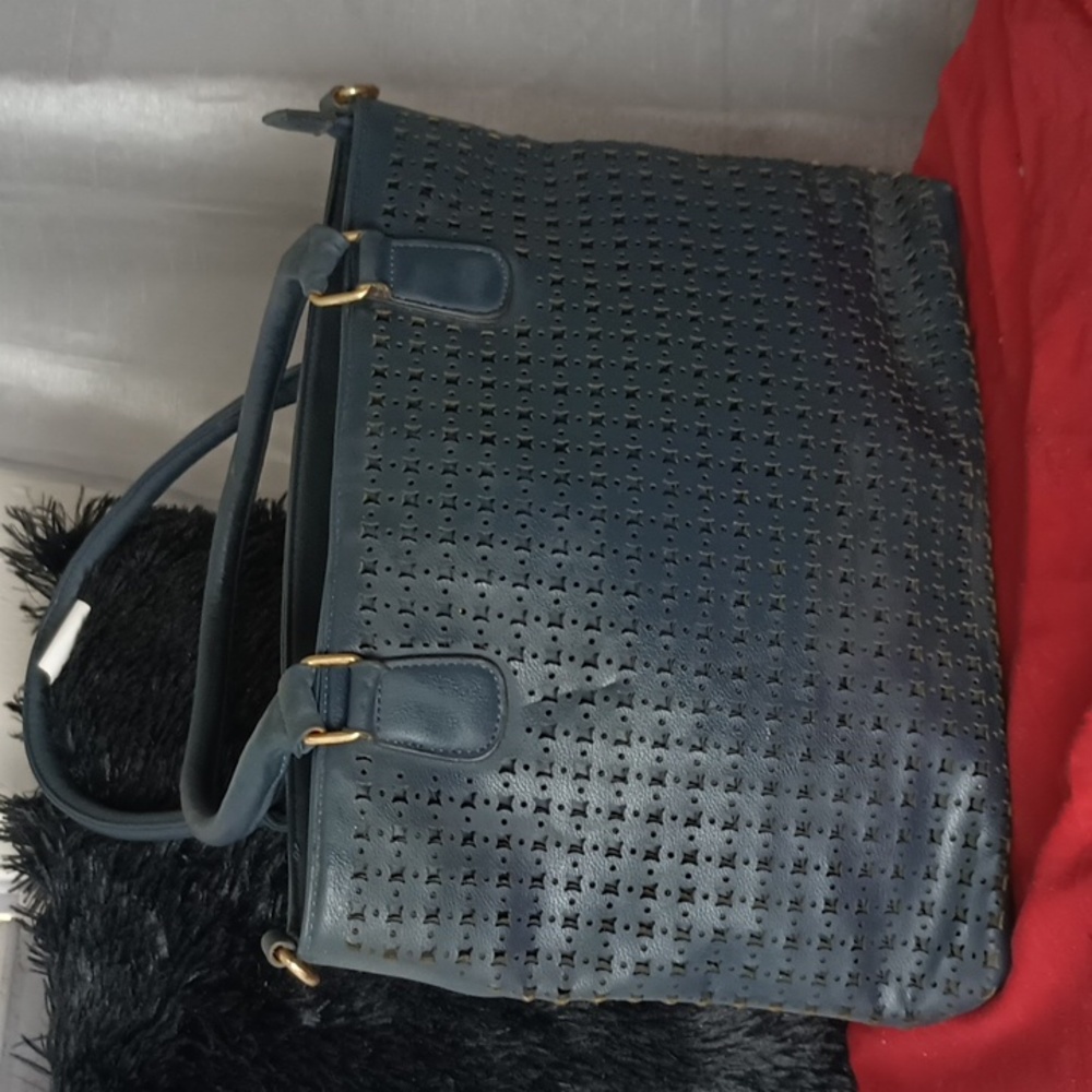 Beya Handbag - Picture 3 of 11